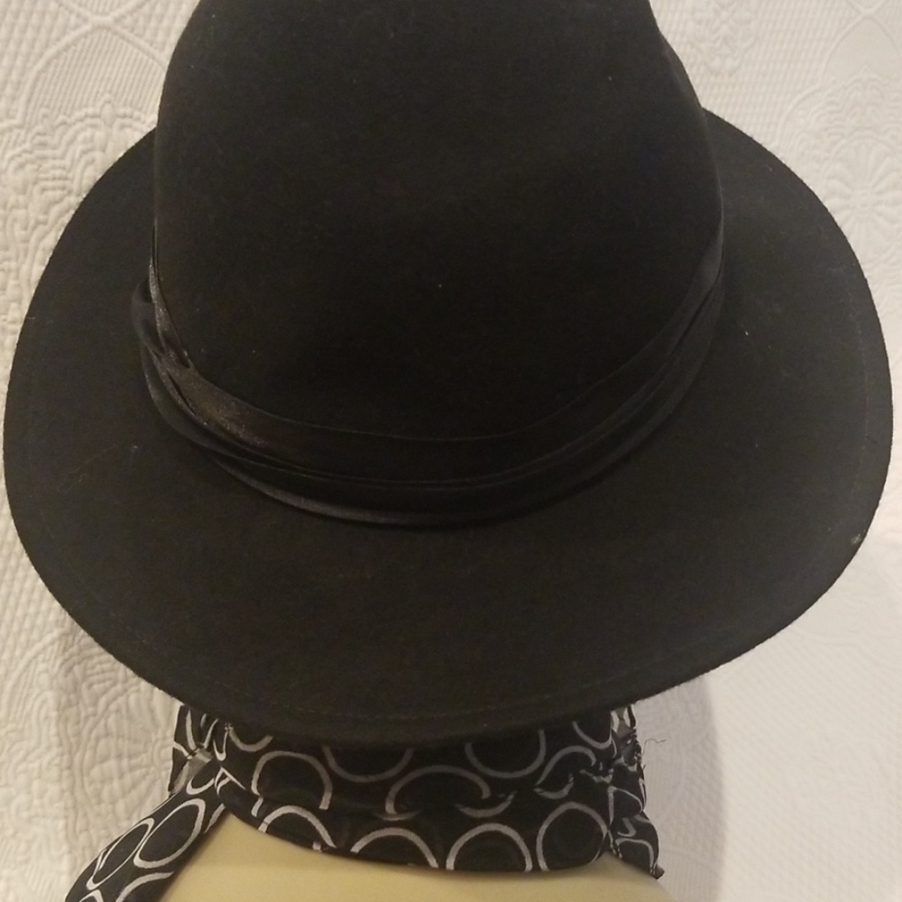 Wool Hat - Picture 3 of 4